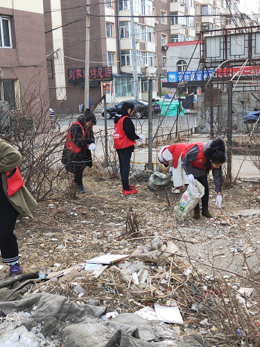 永利集团304官网医学技术学院师生开展学雷锋活动
