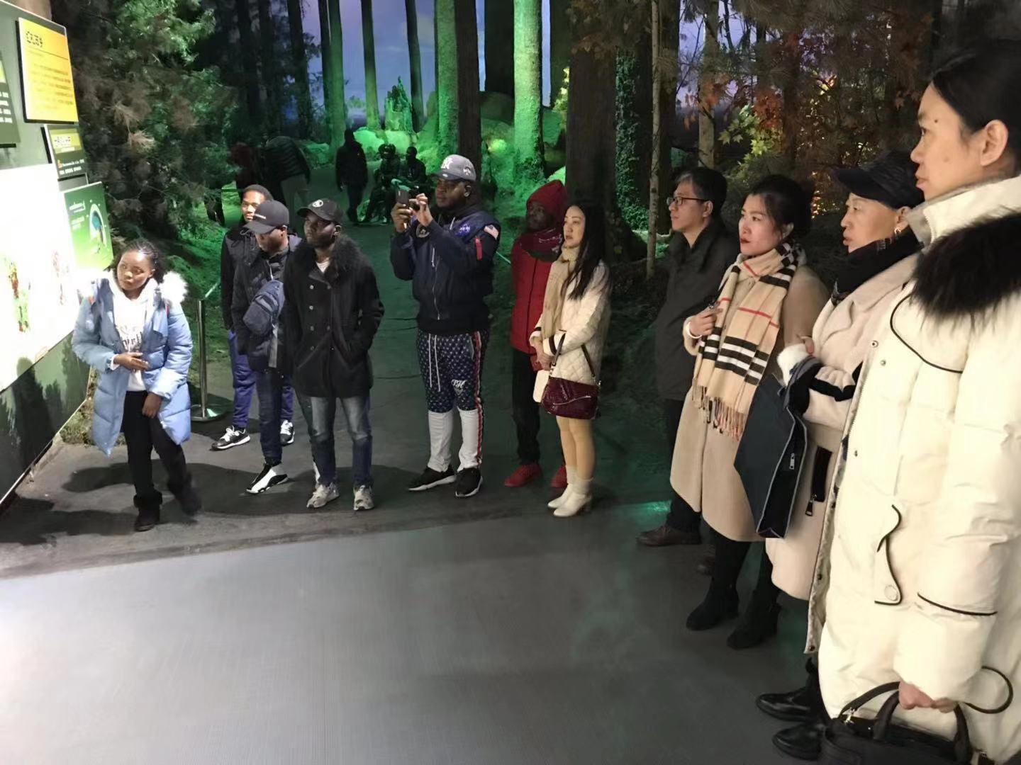 开启文化之旅，领略林城之美——记永利留学生参观伊春森林博物馆