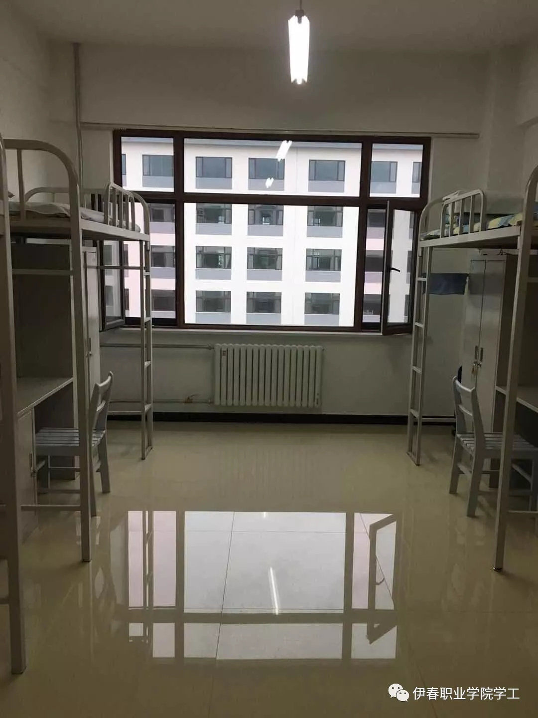 莺迁乔木_燕入高楼_同心协力_众志成城－_永利顺利完成第四学生公寓调整搬迁任务