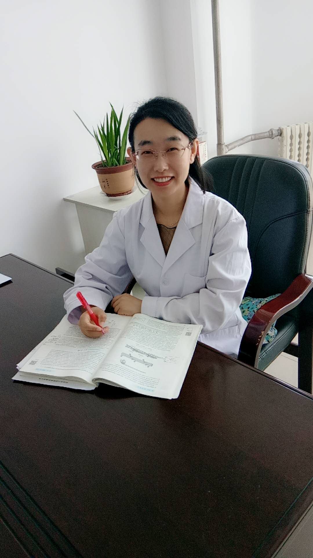 情系教育事业__用爱诠释职责——医学技术学院王婷老师先进事迹
