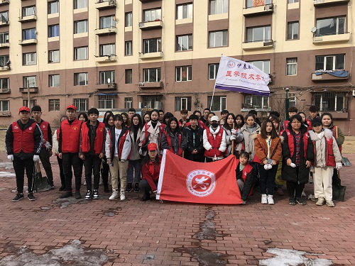 永利集团304官网医学技术学院师生开展学雷锋活动