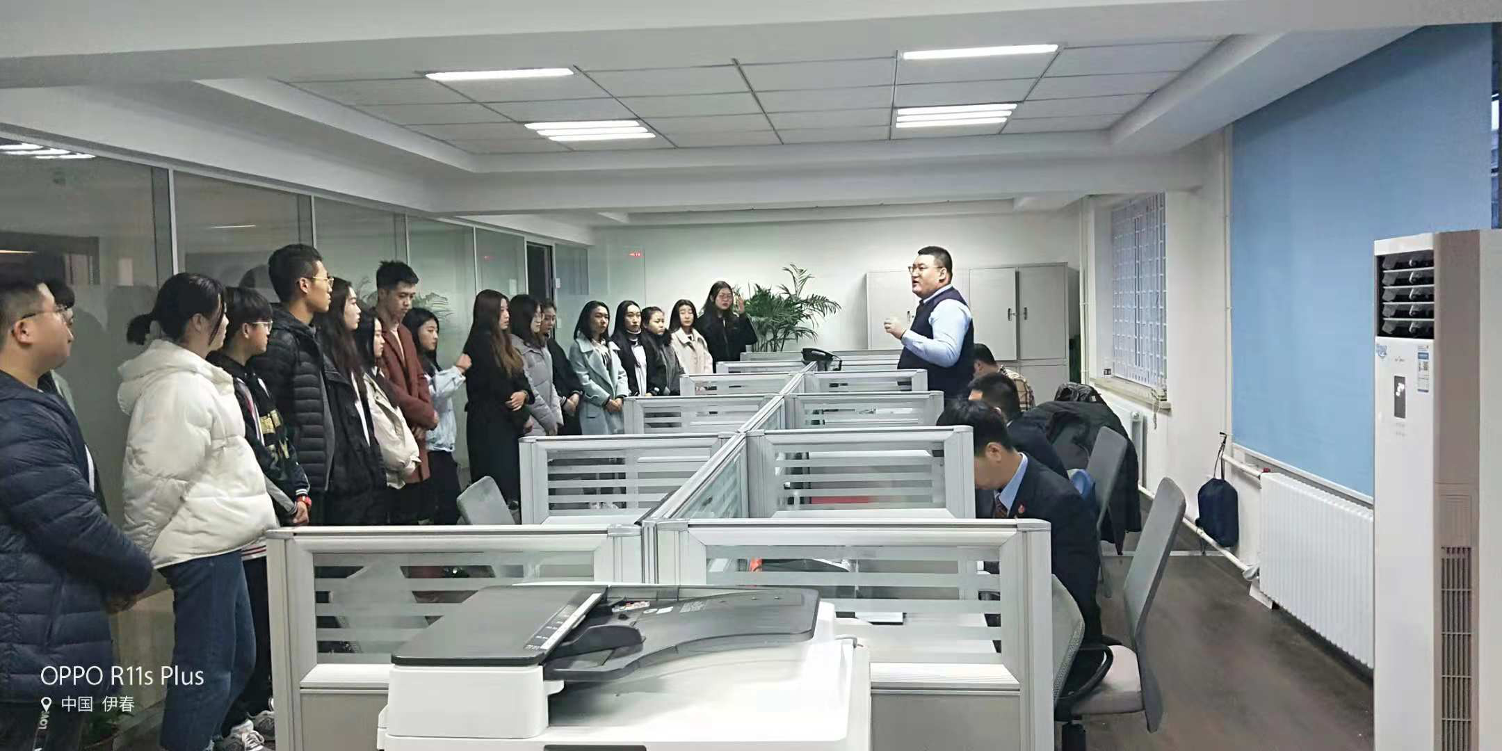 哈尔滨银行与永利集团304官网成功举办“携手相伴，哈行与您共成长”校园主题活动
