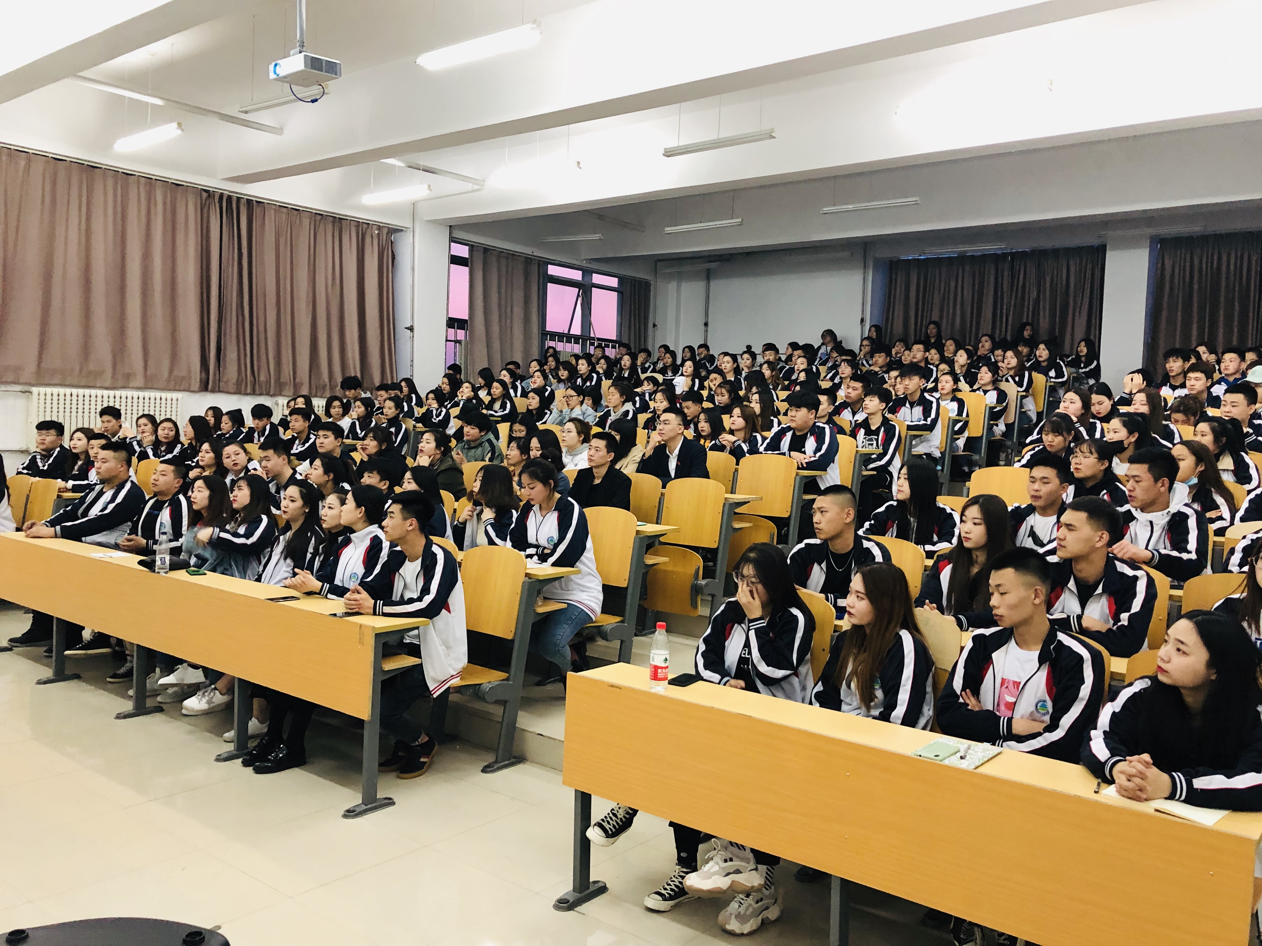 继往开来__逐梦前行_---医学院学生会例会顺利召开