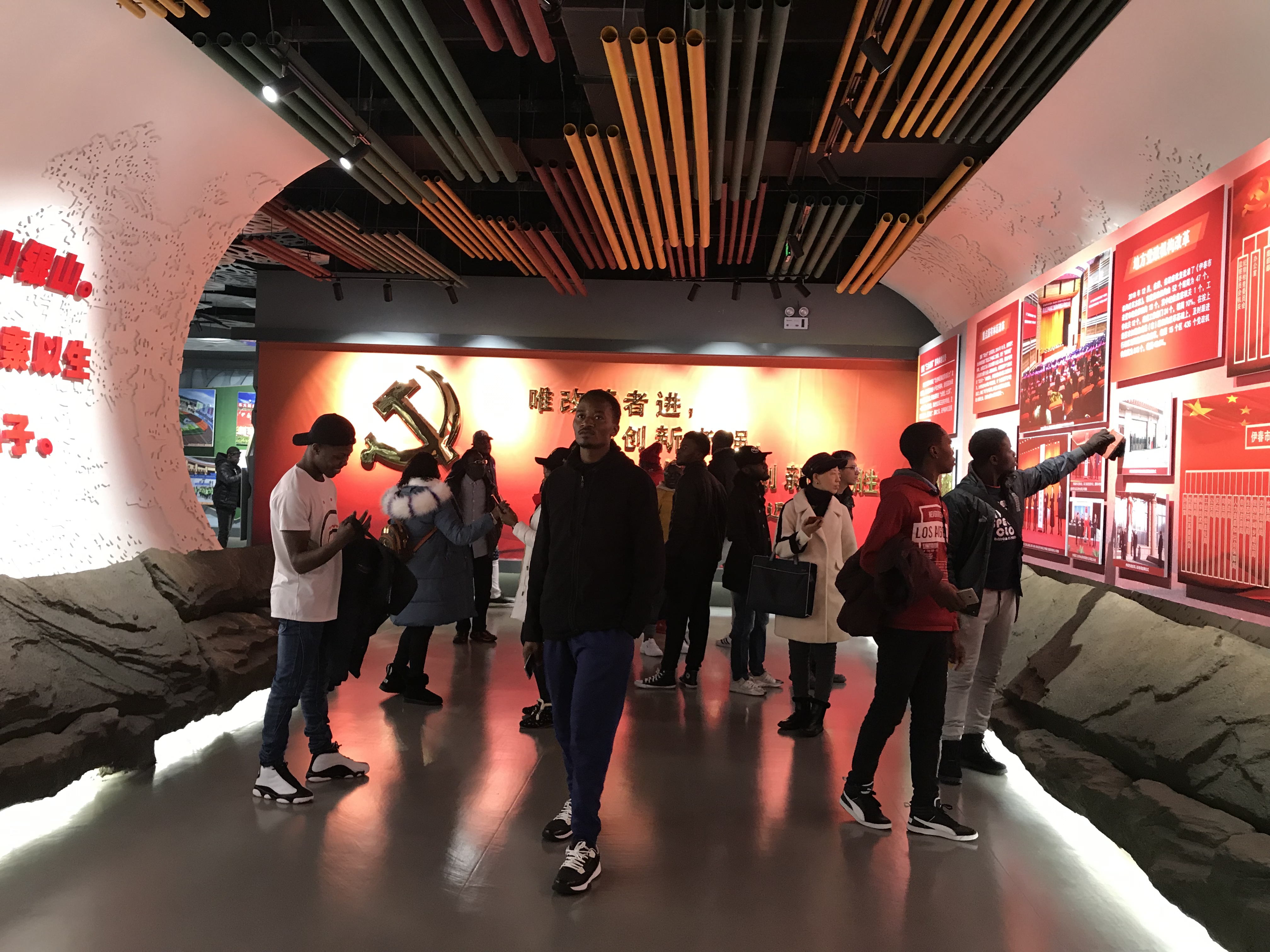 开启文化之旅，领略林城之美——记永利留学生参观伊春森林博物馆