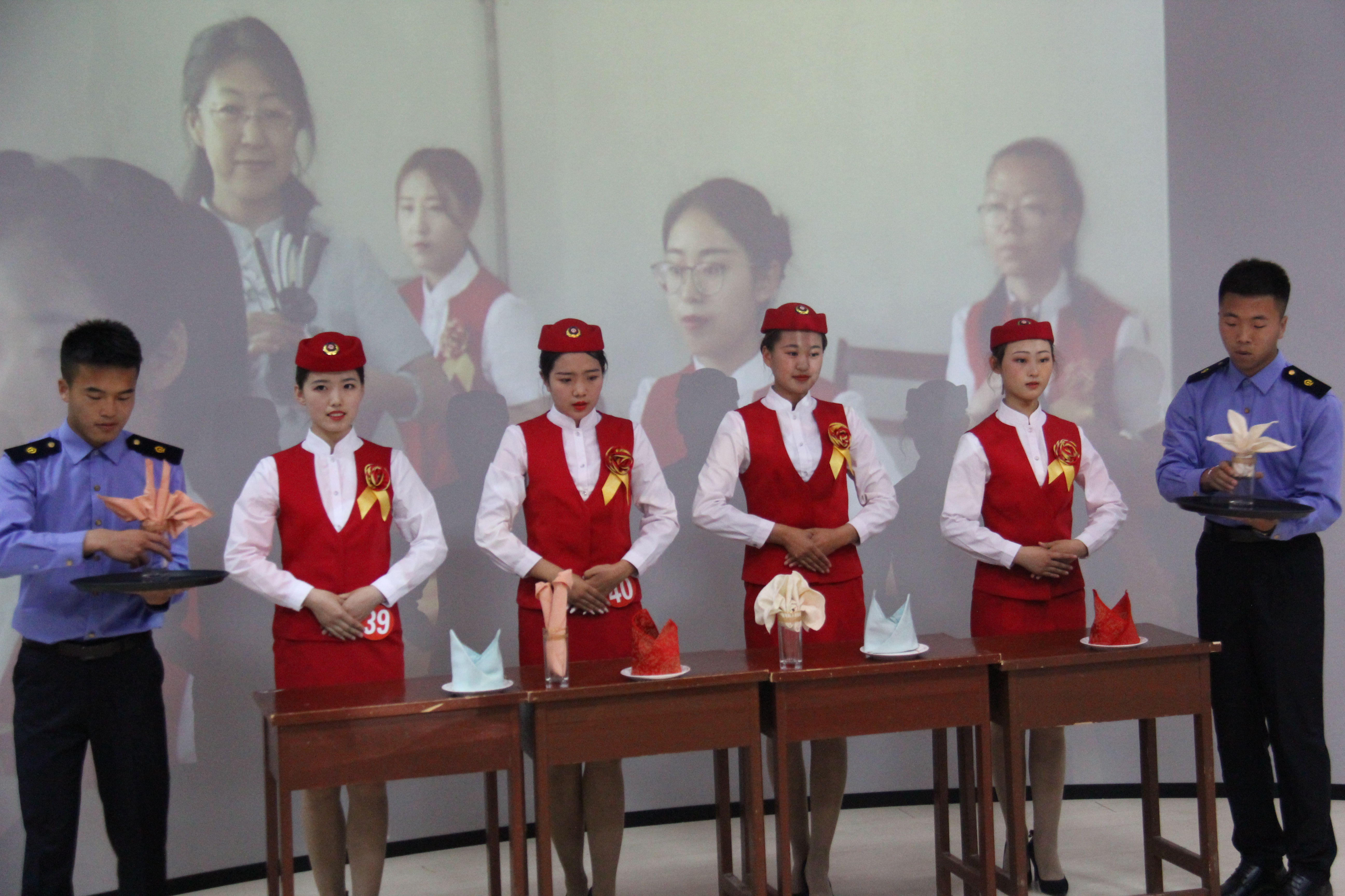 旅游商务学院成功举办第三届高铁服务技能大赛