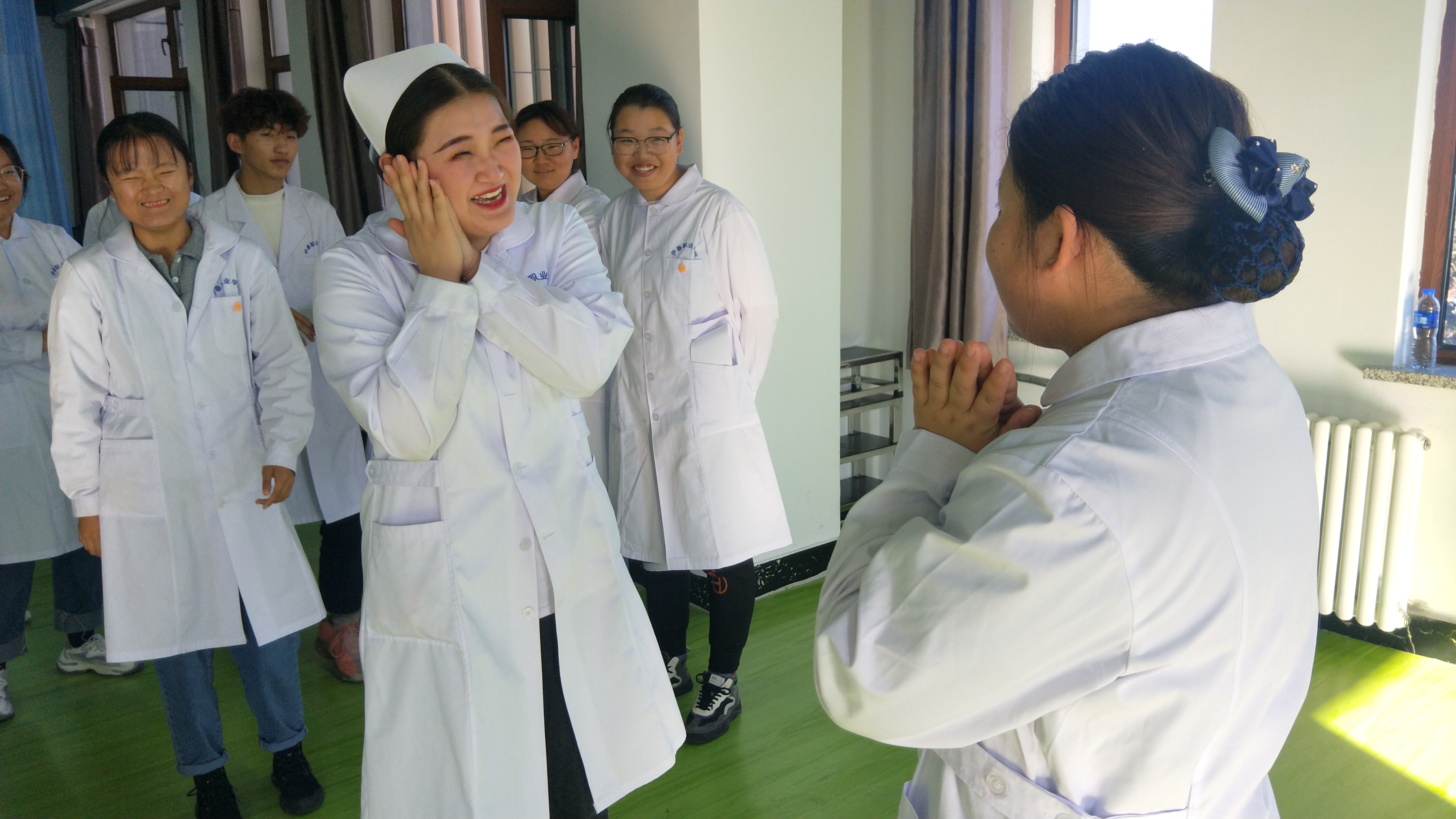 凝心聚力展风采_同心协力赢未来--医学技术学院团建活动