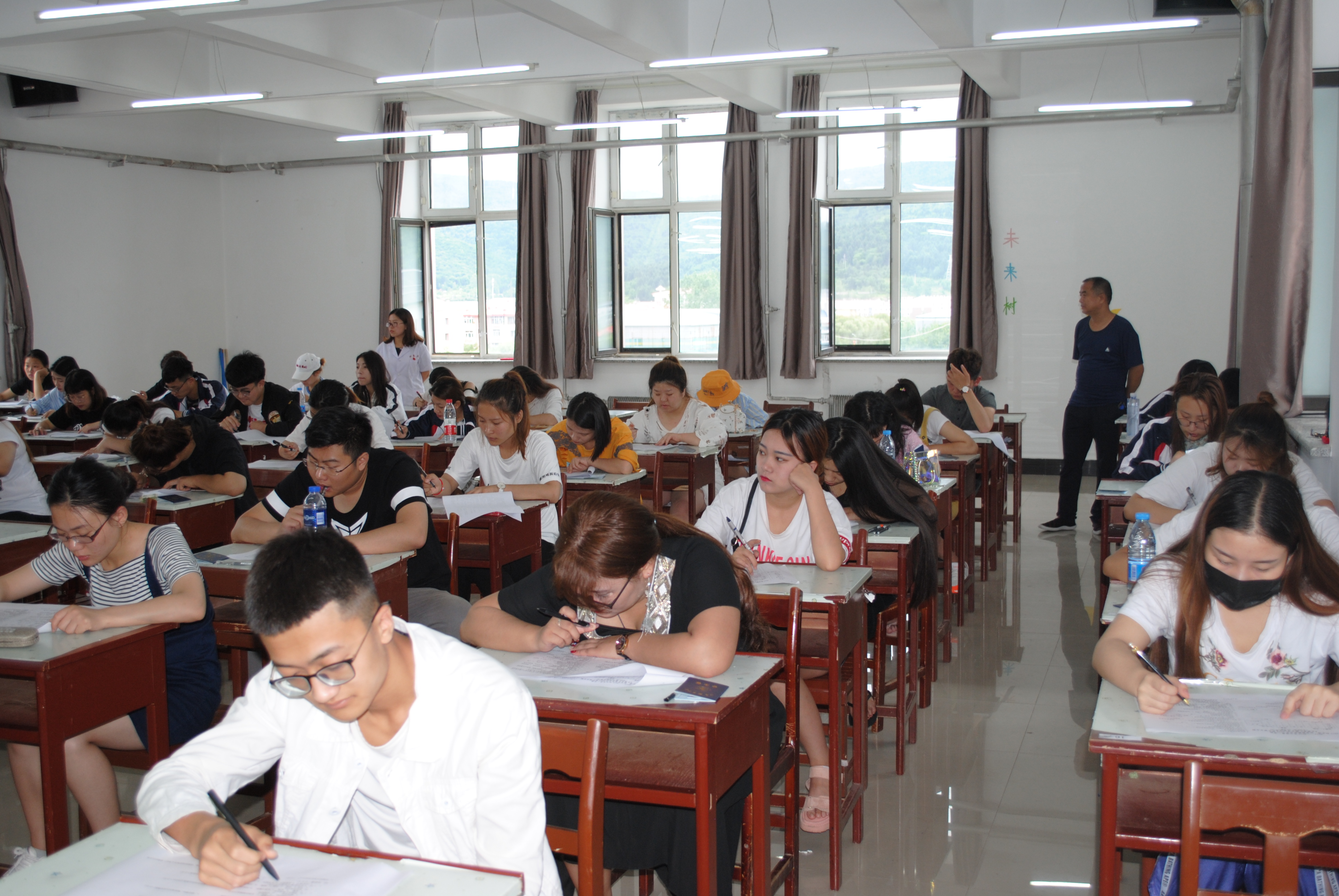 永利集团304官网2017—2018学年第二学期期末考试工作